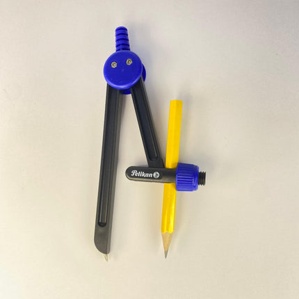 Est/ 1 compás plástico azul