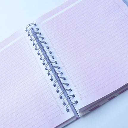 Cuaderno con Hojas Lila | Creatividad y Estilo